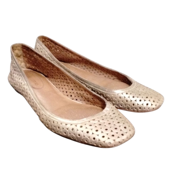 Corso Como Gold Flats with Sleek Design Women's Size 8 - Picture 10 of 10